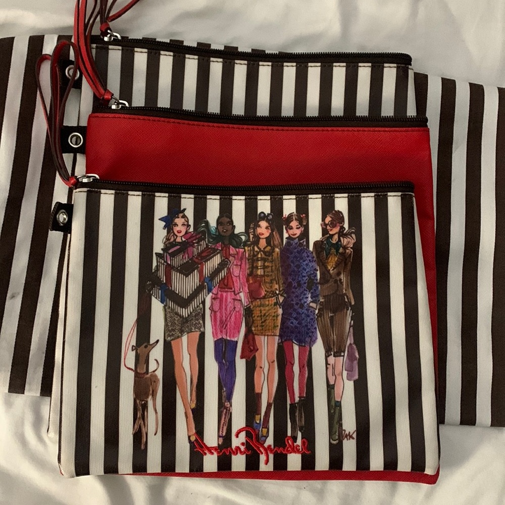 EUC HENRI BENDEL 3 ZIPPERED POUCHES
